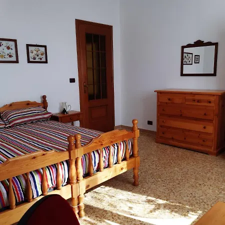 Bilocale Titi, Soleggiato Con Vista Montagne Apartamento *