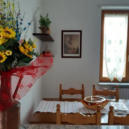 Bilocale Titi, Soleggiato Con Vista Montagne Apartamento